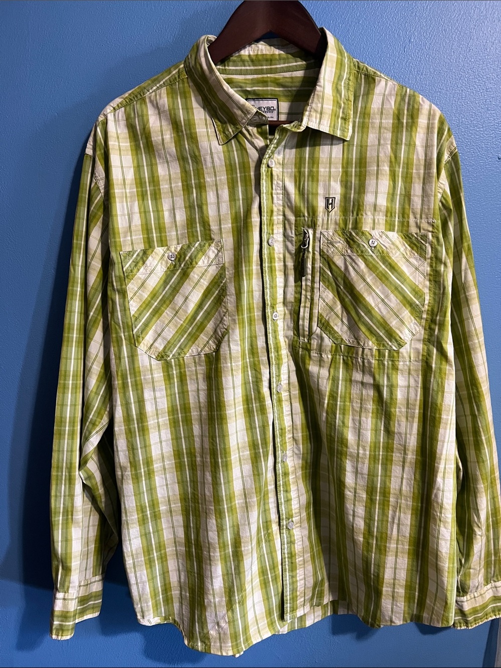 Casual Men's Green Plaid Button-Down Shirt